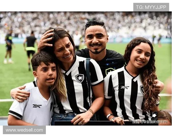 足球球星姐姐背后的故事 揭秘她如何支持弟弟走向世界舞台